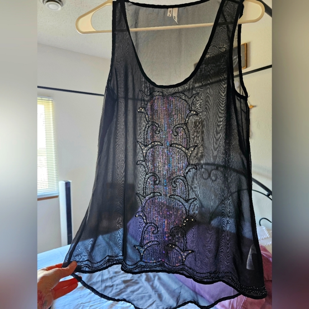 Studio Y sleeveless dress shirt size small